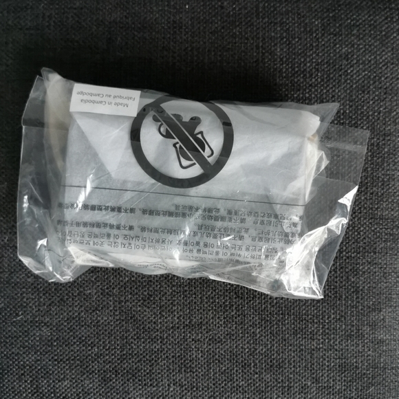 Michael Kors Black Saffiano Jet Set Crossbody - Picture 2 of 6